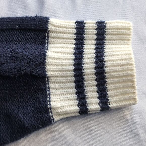 Bdg navy cable knit varsity v-neck pullover sweater size M - Picture 6 of 9
